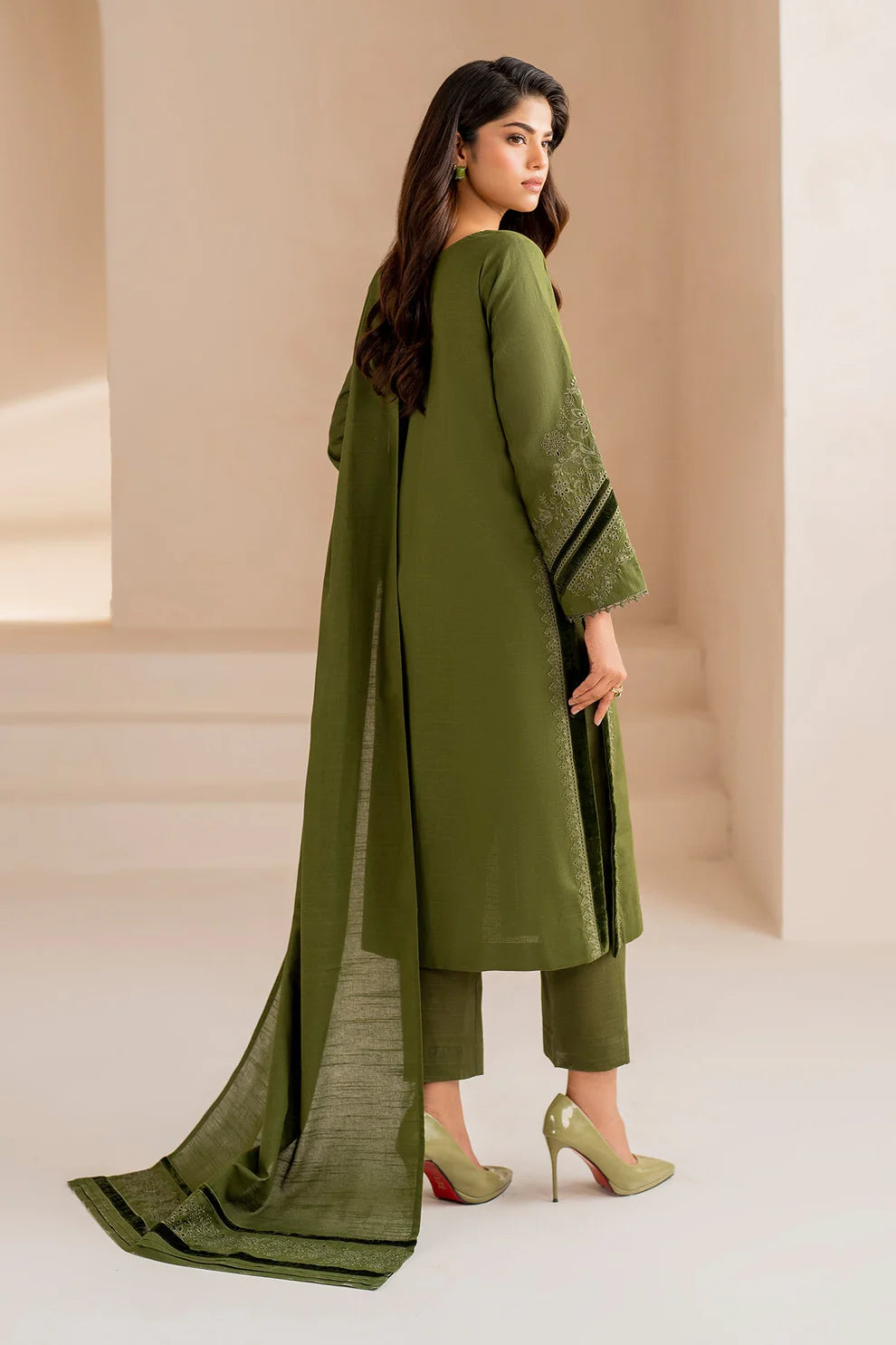 ZARA SHAHJAHAN 3PC Dhanak Embroidered Shirt With Embroidered Shawl-684