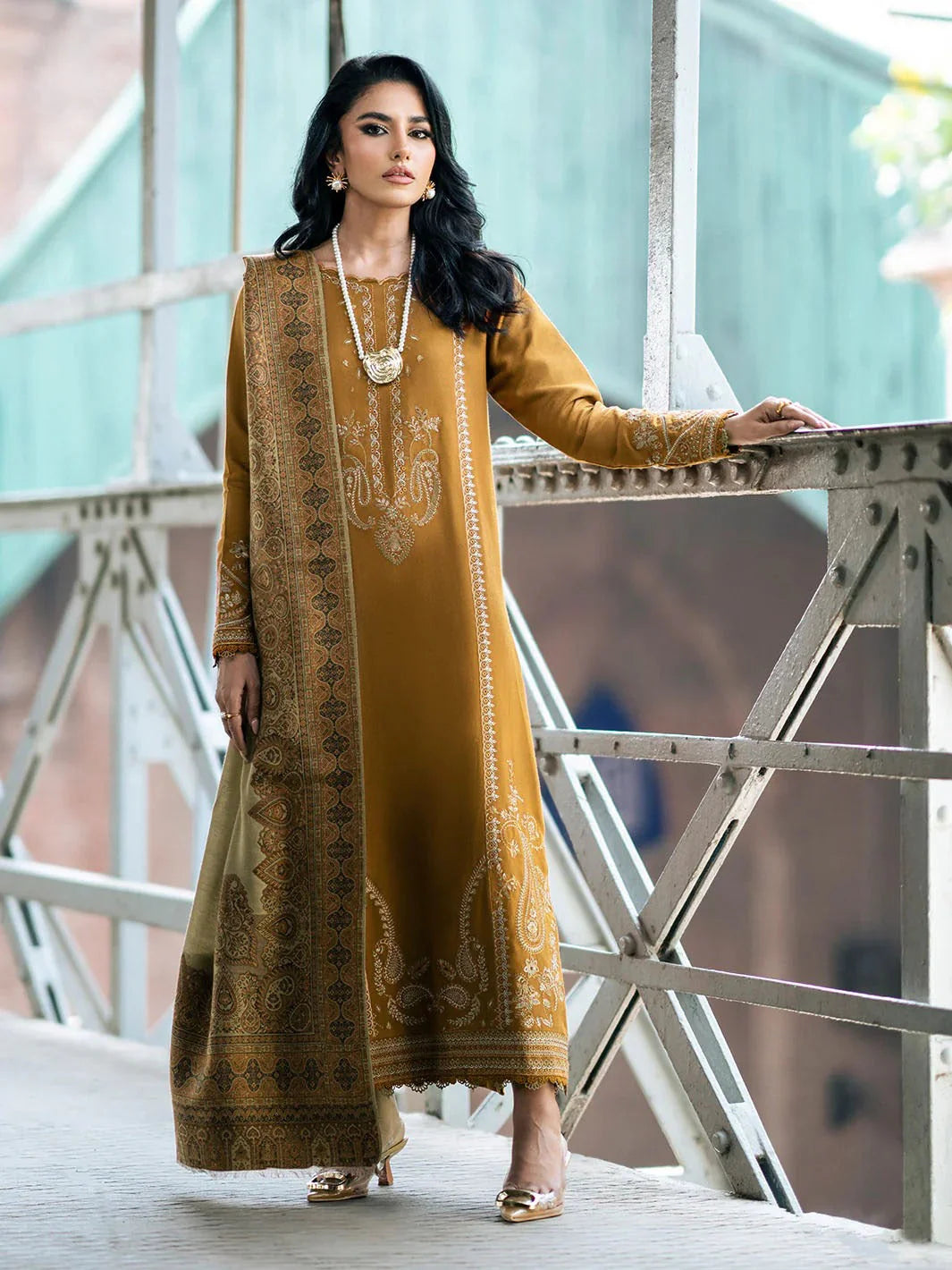 ZARA SHAHJAHAN 3PC Dhanak Embroidered Shirt With Digital Printed Shawl-266